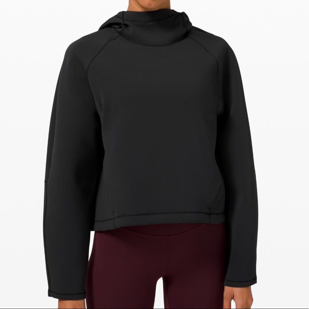 AirWrap Pullover Hoodie in Black